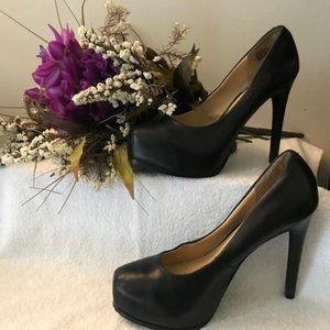 ❤️ Black Stiletto Heel - Size 9